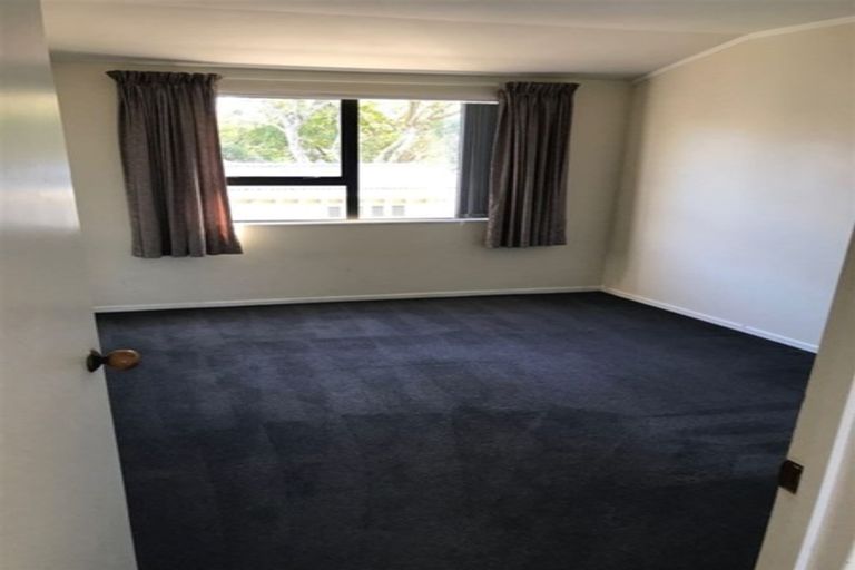Photo of property in 1/130 Colwill Road, Massey, Auckland, 0614