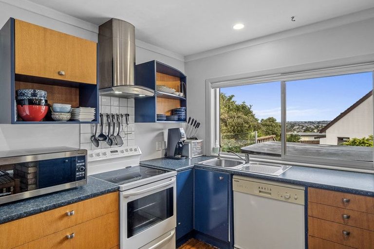 Photo of property in 1/230 East Coast Road, Forrest Hill, Auckland, 0620
