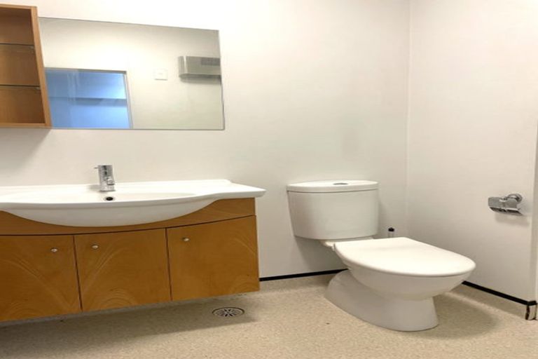 Photo of property in Budget Car Rental, 2/81 Ghuznee Street, Te Aro, Wellington, 6011
