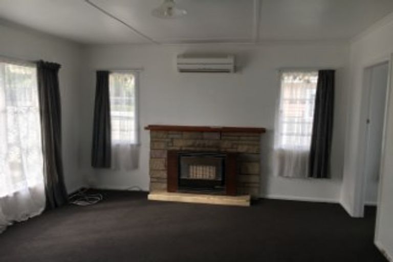 Photo of property in 27 Collins Road, Melville, Hamilton, 3206