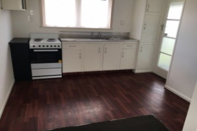 Photo of property in 27 Collins Road, Melville, Hamilton, 3206