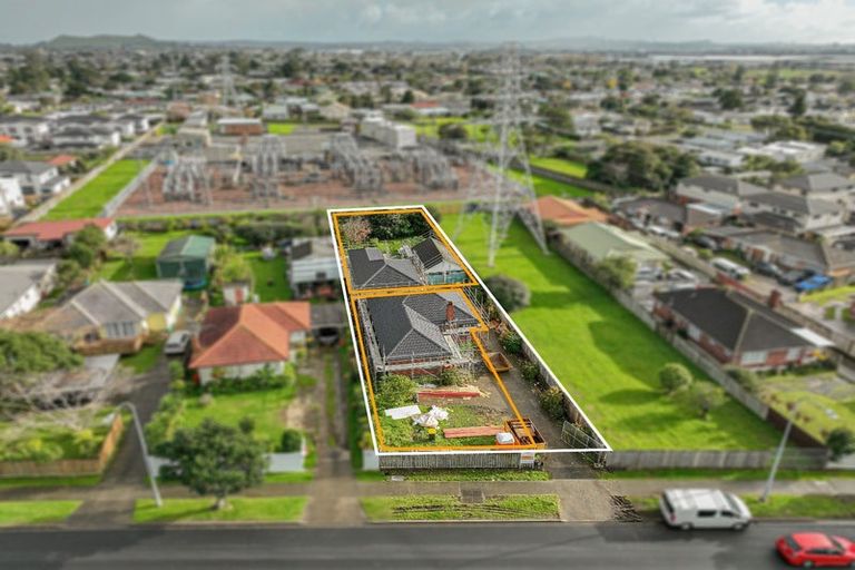 Photo of property in 309 Massey Road, Mangere East, Auckland, 2024
