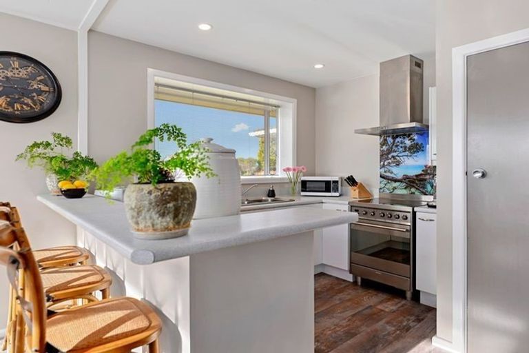 Photo of property in 43 Glenharrow Avenue, Avonhead, Christchurch, 8042