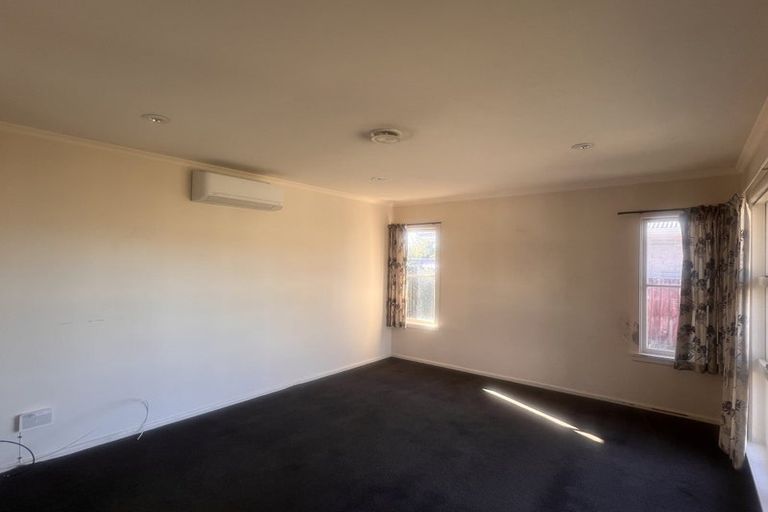 Photo of property in 21 Sandown Crescent, Aranui, Christchurch, 8061