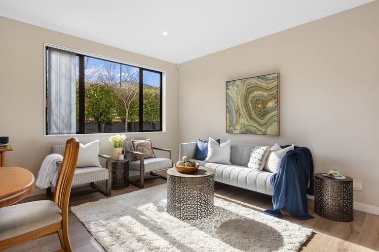Photo of property in 39 Syd Grant Crescent, Orewa, 0931