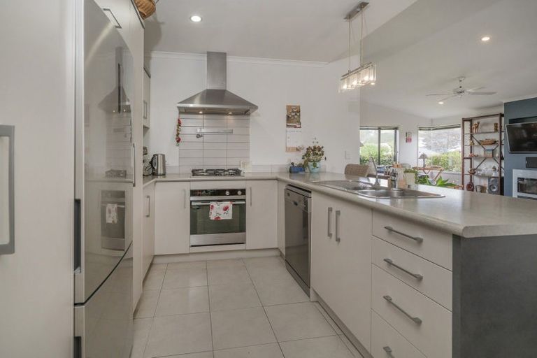 Photo of property in 18 Captain Wood Avenue, Whitianga, 3510