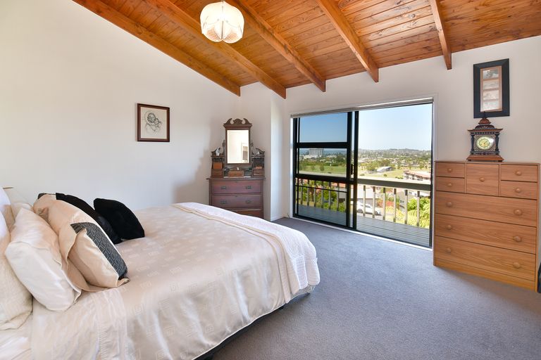 Photo of property in 11b Orewa Heights Crescent, Orewa, 0931