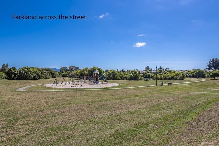 Photo of property in 25 Jade Lane, Paraparaumu, 5032