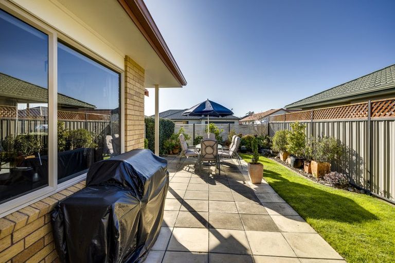 Photo of property in 12 Caulfield Place, Taradale, Napier, 4112
