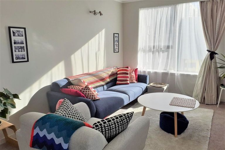 Photo of property in Hobson Court Flats, 54/70u Hobson Street, Thorndon, Wellington, 6011