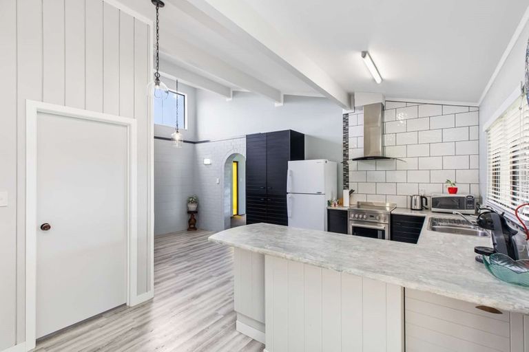 Photo of property in 120 Racecourse Road, Waiuku, 2123