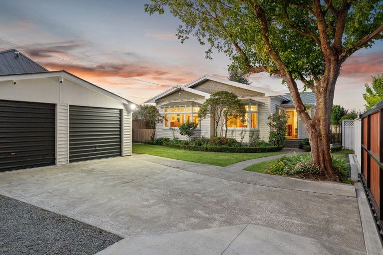 Photo of property in 173 Centaurus Road, Saint Martins, Christchurch, 8022