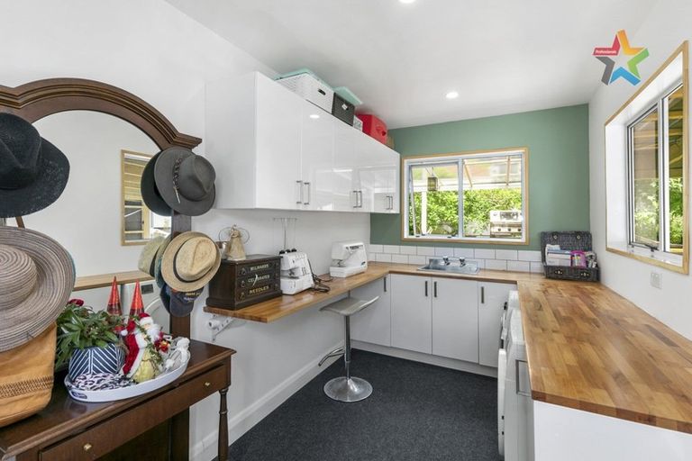 Photo of property in 22 Homedale Road, Wainuiomata, Lower Hutt, 5014