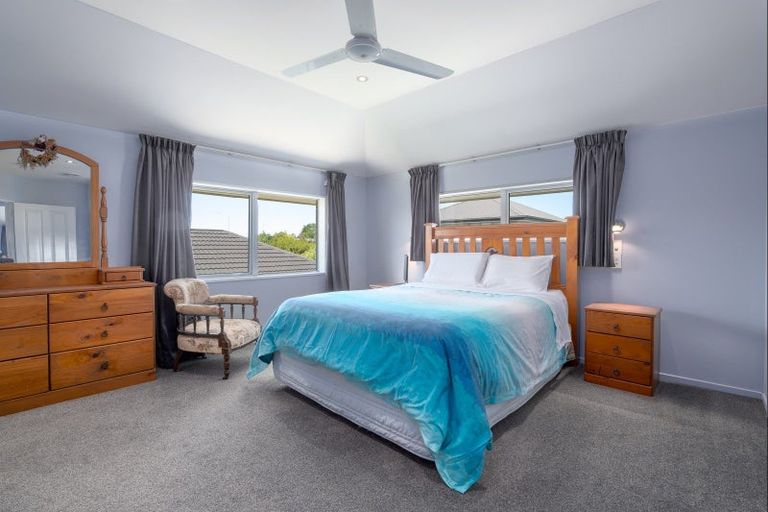Photo of property in 100a Aorangi Road, Bryndwr, Christchurch, 8053