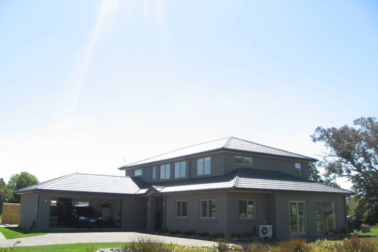 Photo of property in 9 Holbrook Way, Westmorland, Christchurch, 8025