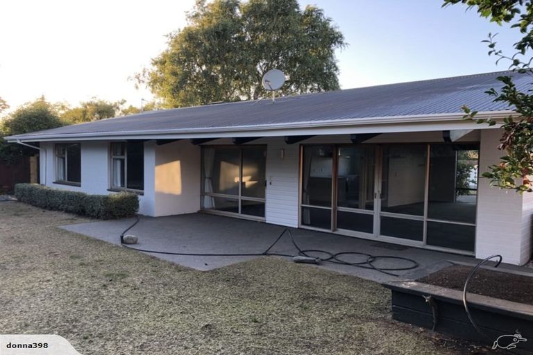 Photo of property in 10 Rosedale Place, Avonhead, Christchurch, 8042