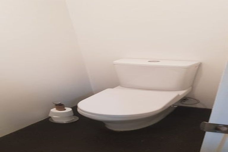 Photo of property in 8 Torrens Terrace, Mount Cook, Wellington, 6011