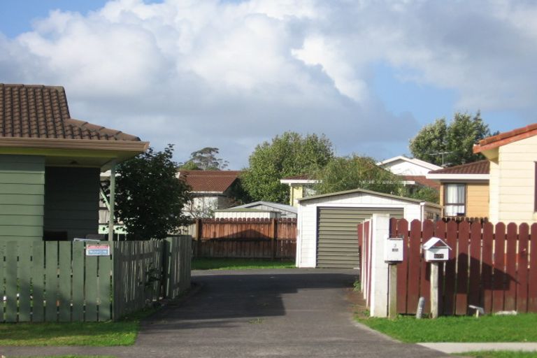 Photo of property in 3/207 Waitemata Drive, Ranui, Auckland, 0612