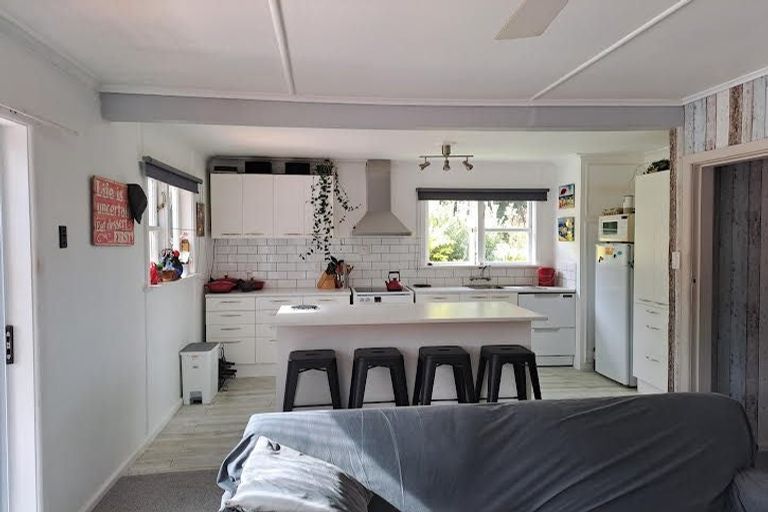 Photo of property in 11 Graham Street, Porangahau, 4293