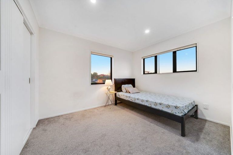 Photo of property in 2 Dewan Lane, Papatoetoe, Auckland, 2025