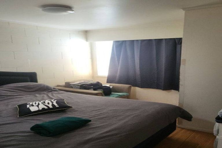 Photo of property in 2/8 James Road, Manurewa, Auckland, 2102