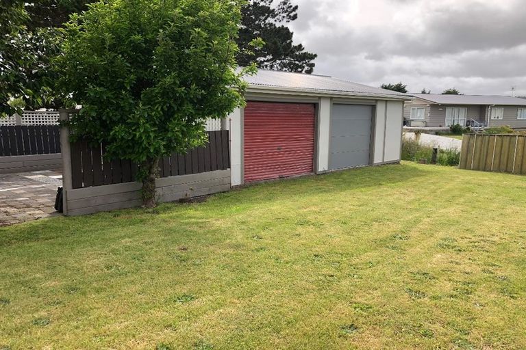 Photo of property in 52 Sarah Street, Waikawa Beach, Levin, 5573