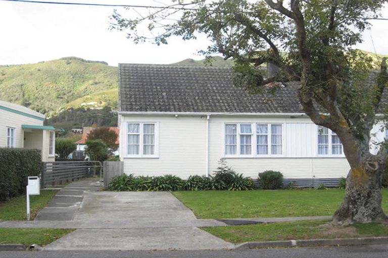 Photo of property in 11 Keys Street, Naenae, Lower Hutt, 5011