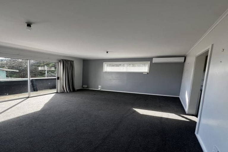 Photo of property in 74 Montreal Grove, Kingston, Wellington, 6021