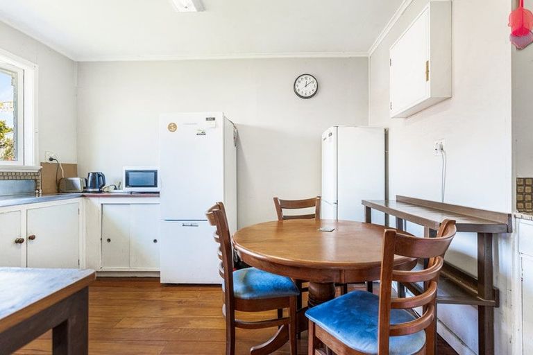 Photo of property in 58 Hutchinson Avenue, New Lynn, Auckland, 0600