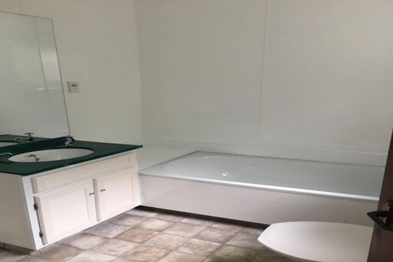Photo of property in 3a Kerr Grove, Johnsonville, Wellington, 6037