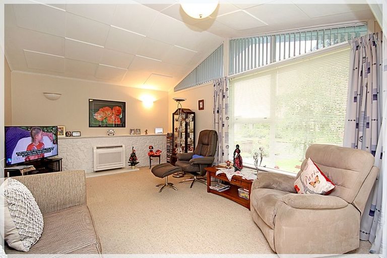 Photo of property in 32 Marlborough Street, Levin, 5510