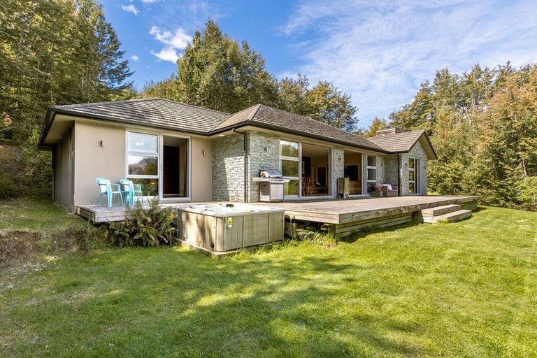 Photo of property in 7 Tall Tree Lane, Mount Creighton, Queenstown, 9371