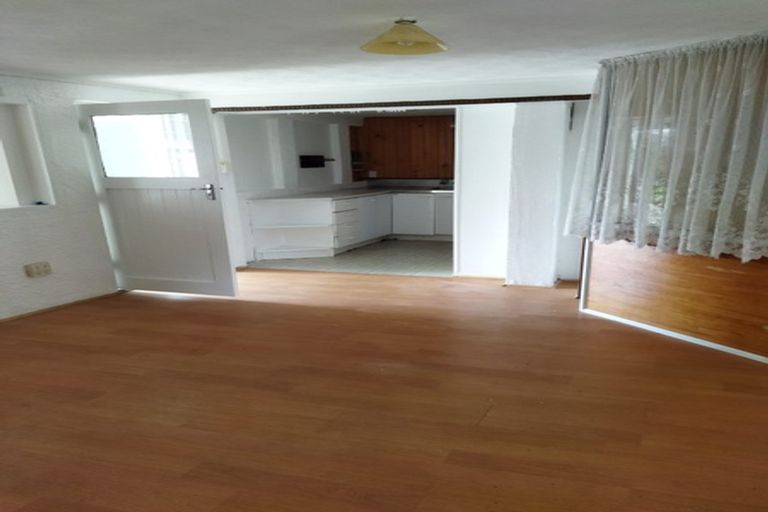 Photo of property in 279 Great North Road, Henderson, Auckland, 0612