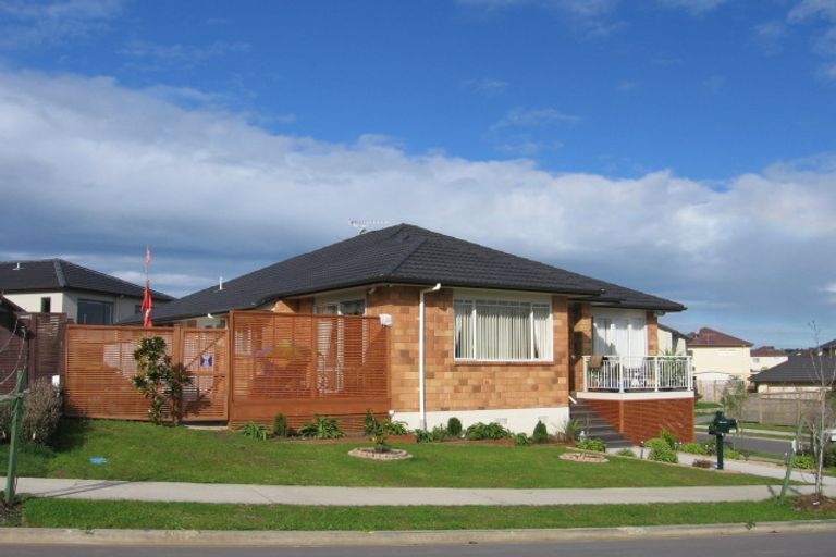 Photo of property in 124 Cyril French Drive, Flat Bush, Auckland, 2016