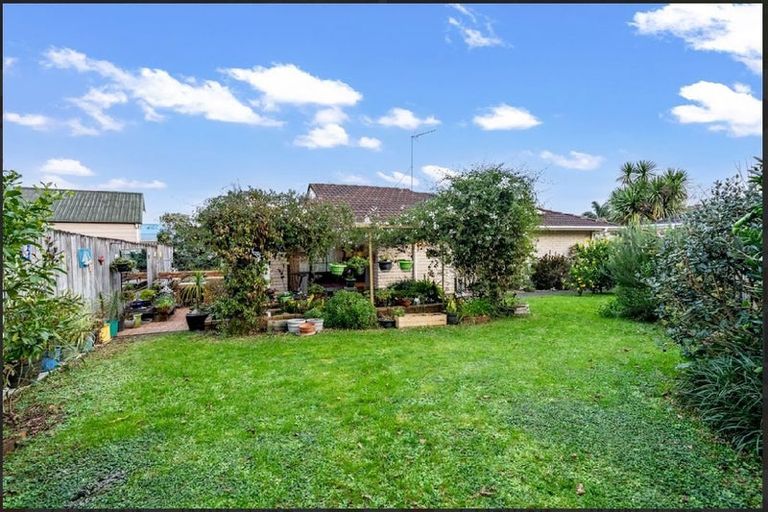 Photo of property in 1/7 Dalkeith Place, Opaheke, Papakura, 2113