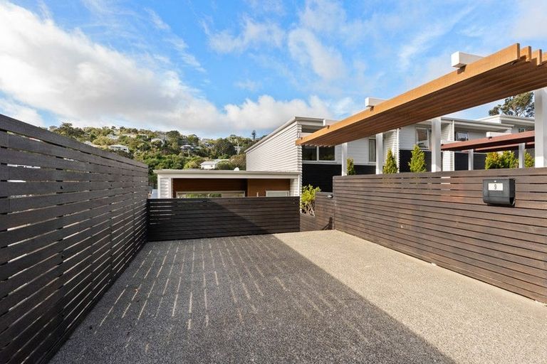 Photo of property in 9 Tiketike Way, Brooklyn, Wellington, 6021