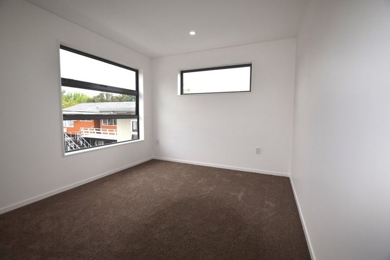 Photo of property in 62 Royal Road, Massey, Auckland, 0614