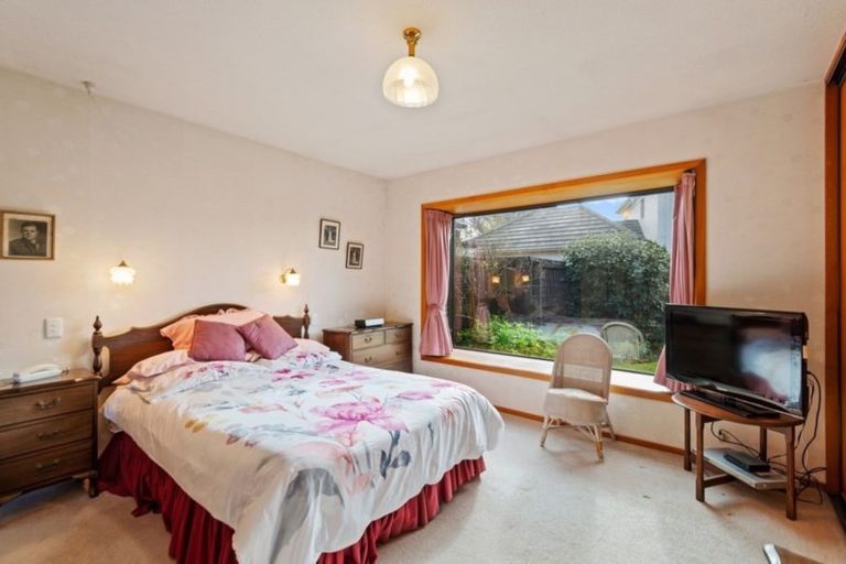 Photo of property in 26 Felstead Place, Avonhead, Christchurch, 8042