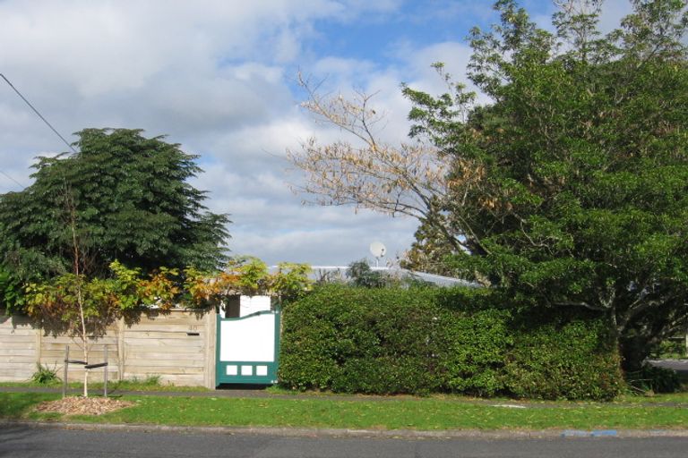 Photo of property in 99 Gloria Avenue, Te Atatu Peninsula, Auckland, 0610