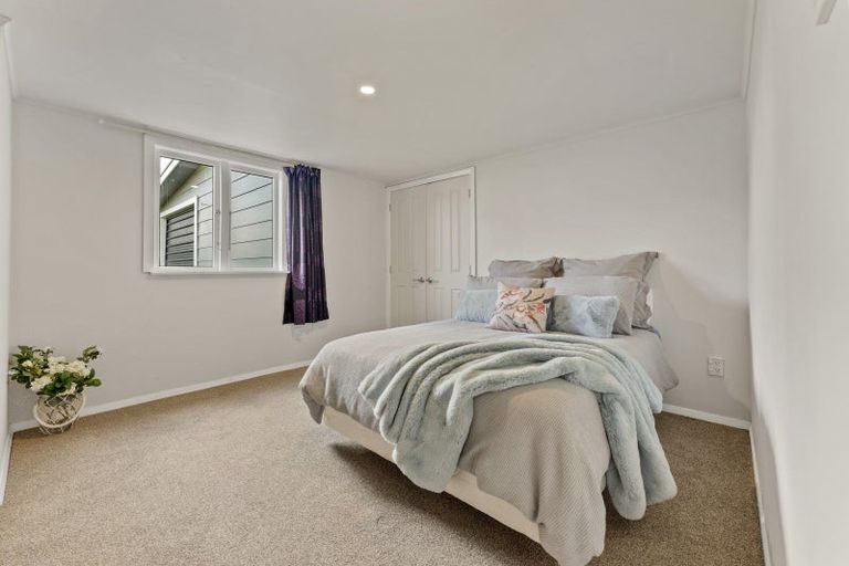 Photo of property in 1 Oriel Place, Levin, 5510