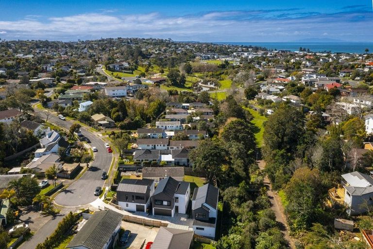 Photo of property in 24b Scarlock Avenue, Browns Bay, Auckland, 0630