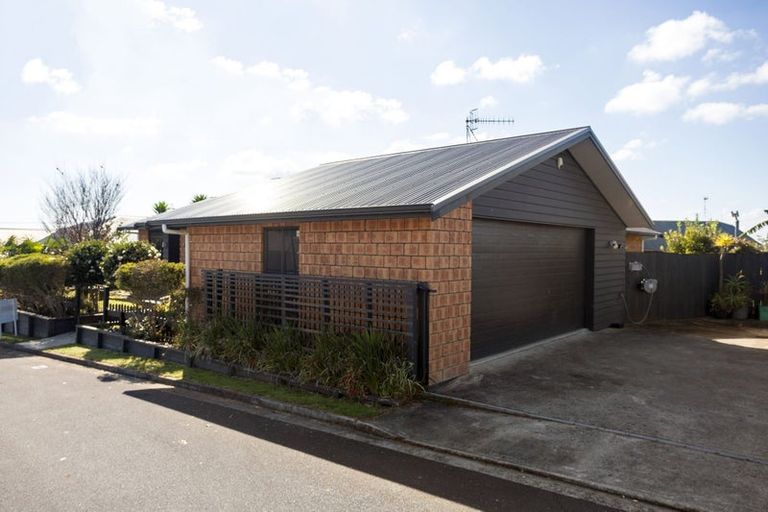 Photo of property in 5 Ruske Place, Grandview Heights, Hamilton, 3200