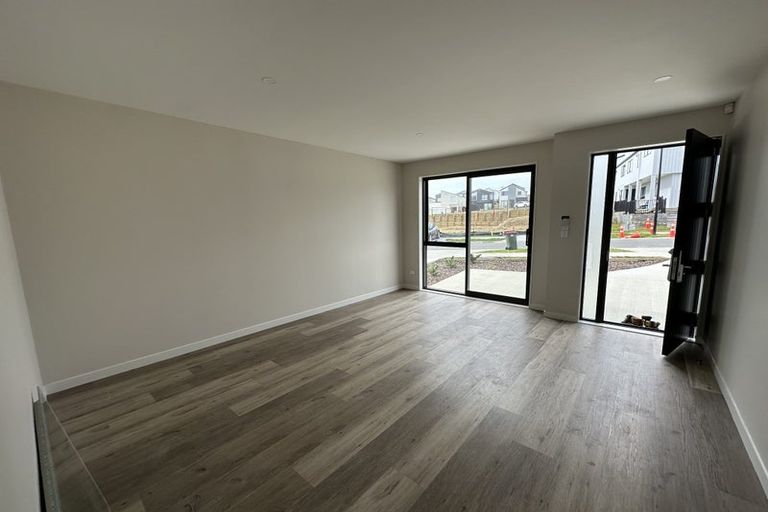 Photo of property in 26 Pohewa Road, Silverdale, 0932