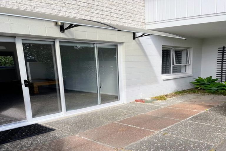 Photo of property in 1/12 Rugby Road, Birkenhead, Auckland, 0626