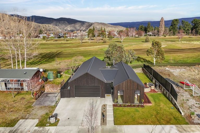 Photo of property in 37 Wallis Drive, Cromwell, 9310