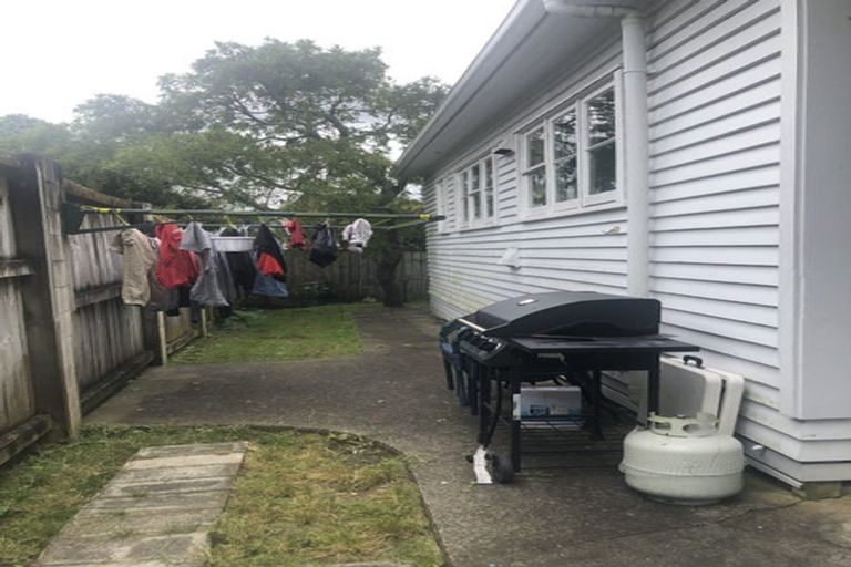 Photo of property in 182 Beach Haven Road, Beach Haven, Auckland, 0626