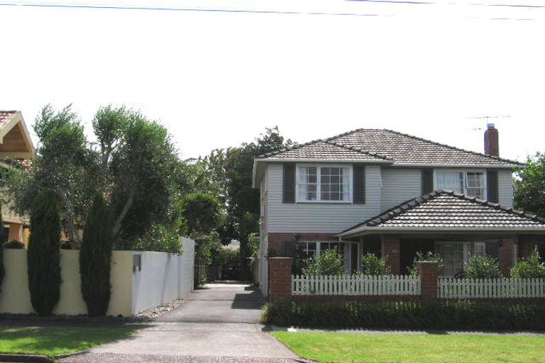 Photo of property in 14a Saltburn Road, Milford, Auckland, 0620