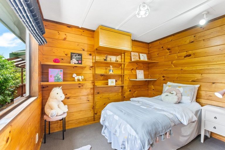 Photo of property in 25 Gentian Street, Timberlea, Upper Hutt, 5018