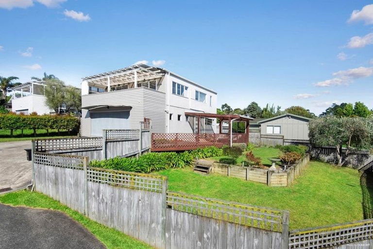 Photo of property in 2/58 Zefiro Drive, Massey, Auckland, 0614