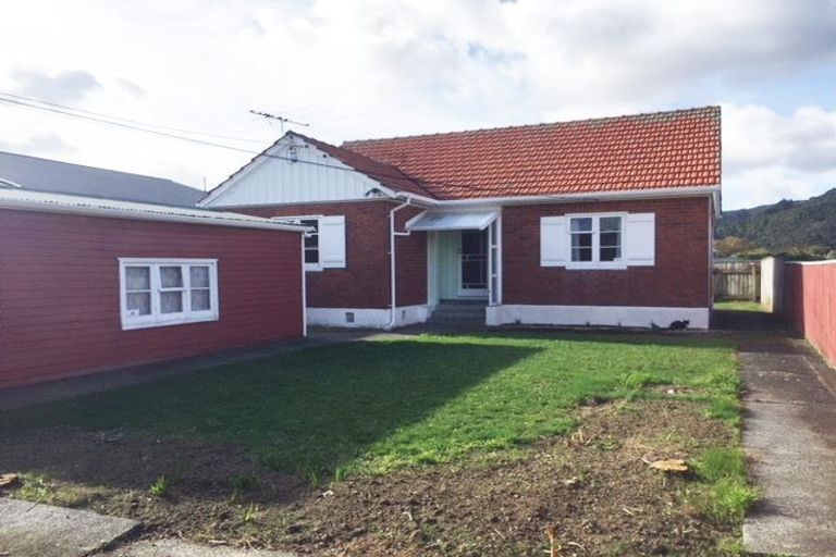 Photo of property in 52 Bell Road, Waiwhetu, Lower Hutt, 5010